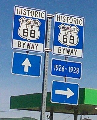 Historic Route 66, main and 1920s alignment directions